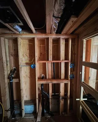 B&M Construction Logo