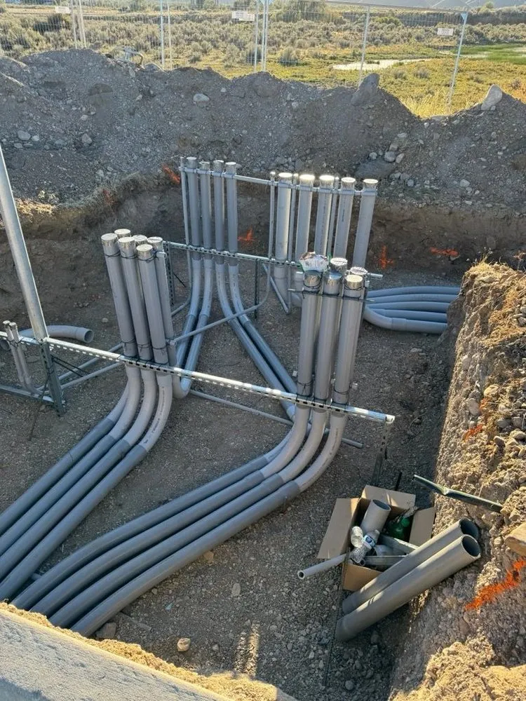 Licensed electrical service for homes in lighting installation, by