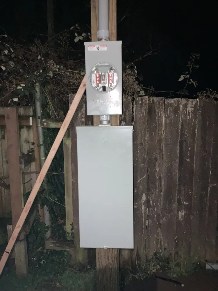 Certified electrical service for homes in emergency electrical service, by