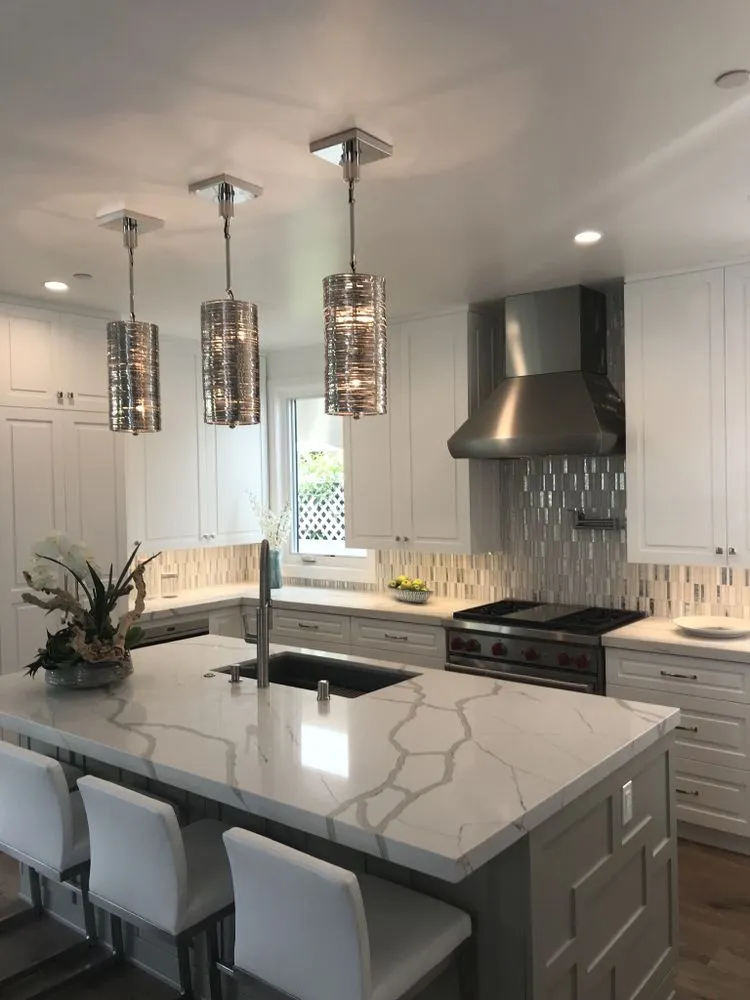 Slide of Bob Electric