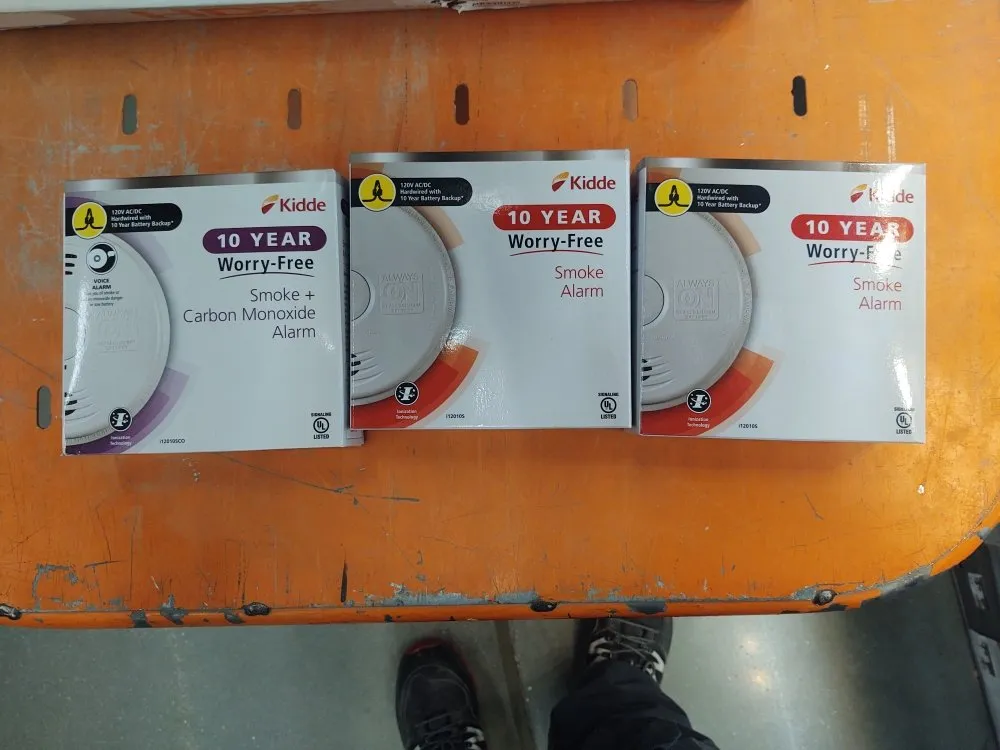Emergency outlet and switch repair in Slidell, LA by Bobby Bear Electrical Maintenance and Repairs