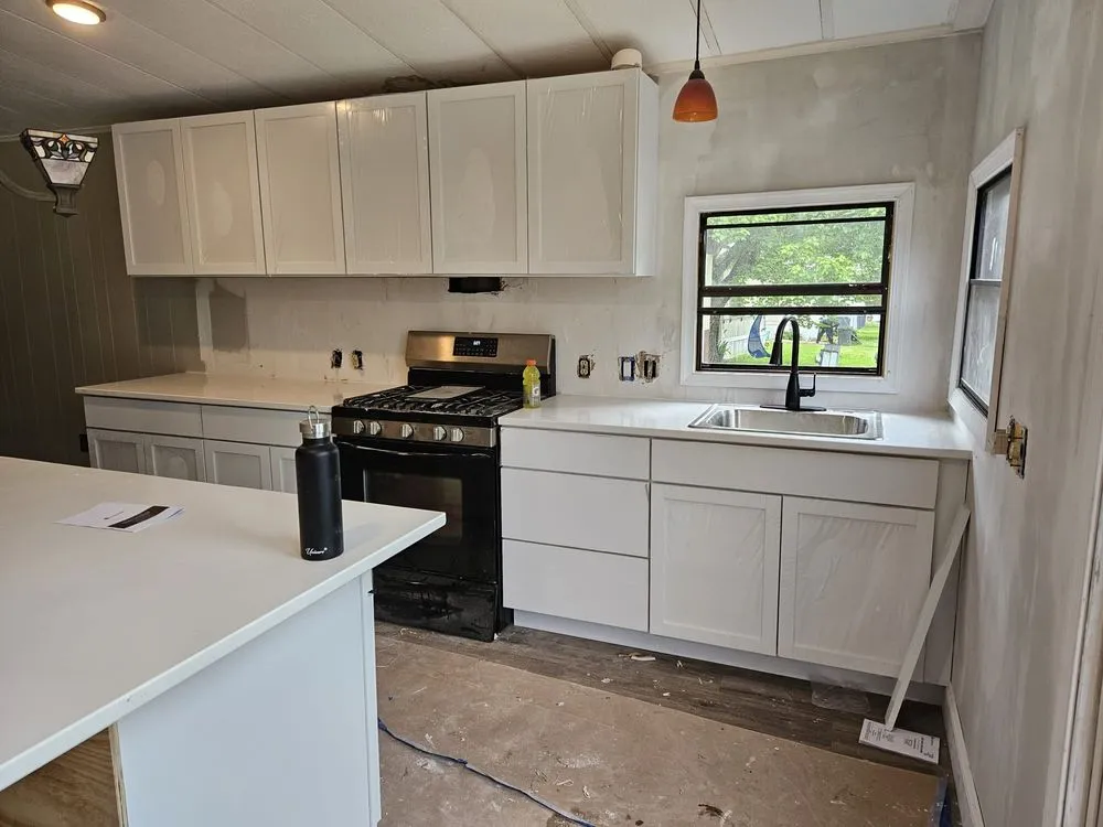 Reliable emergency electrical service in Riverdale, MD by Bolivar's Remodeling