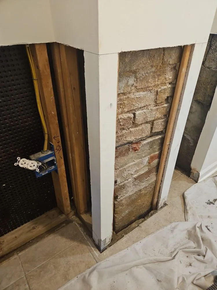 Professional outlet and switch repair service in Riverdale, MD - Bolivar's Remodeling