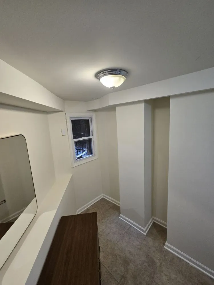 Licensed electrician providing outlet and switch repair in Riverdale, MD - Bolivar's Remodeling