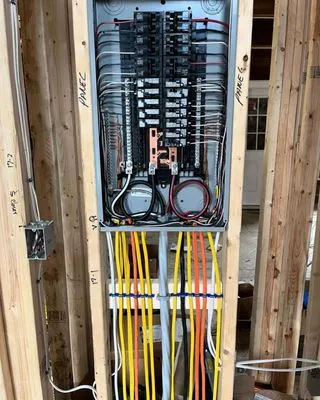 Bonnie Brae Certified Electrician Logo