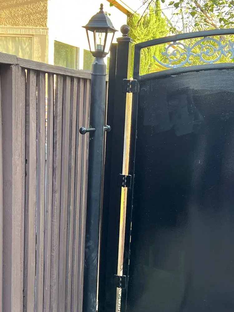 Emergency electrician providing lighting installation in ,