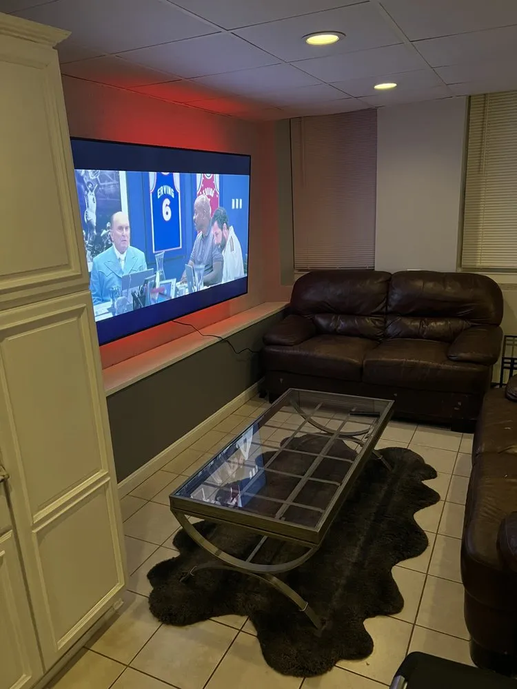 Professional electrician providing wiring installation in , 