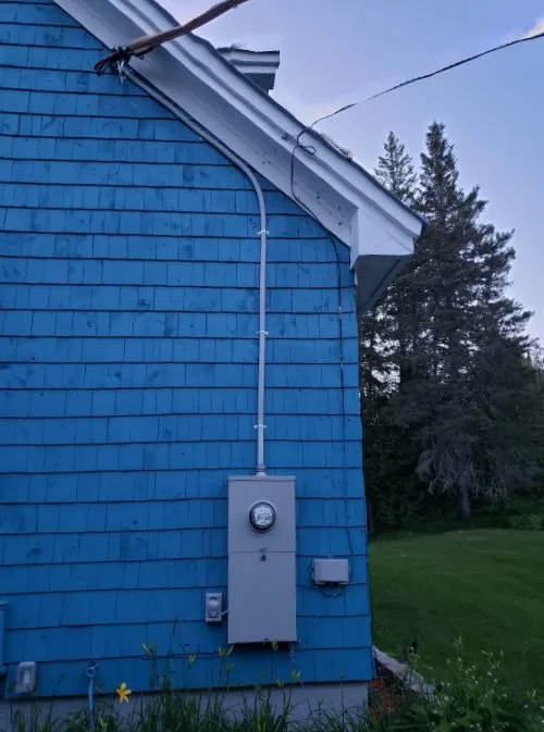 Emergency circuit breaker repair in , by Boulder Electric