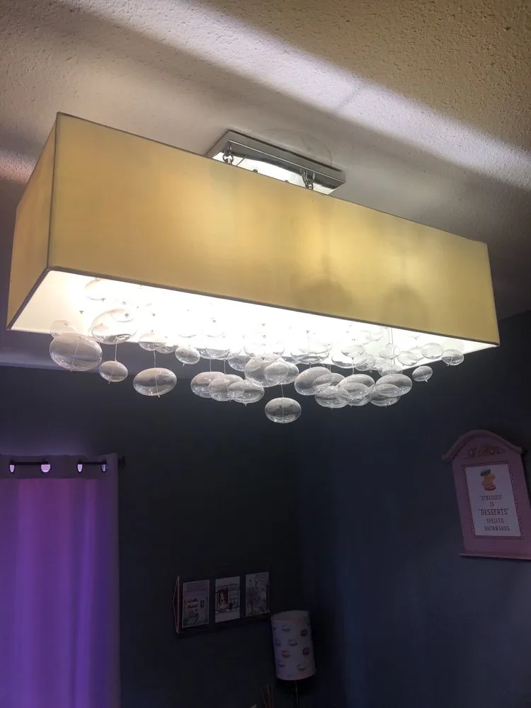 Affordable electrician providing circuit breaker repair in , 