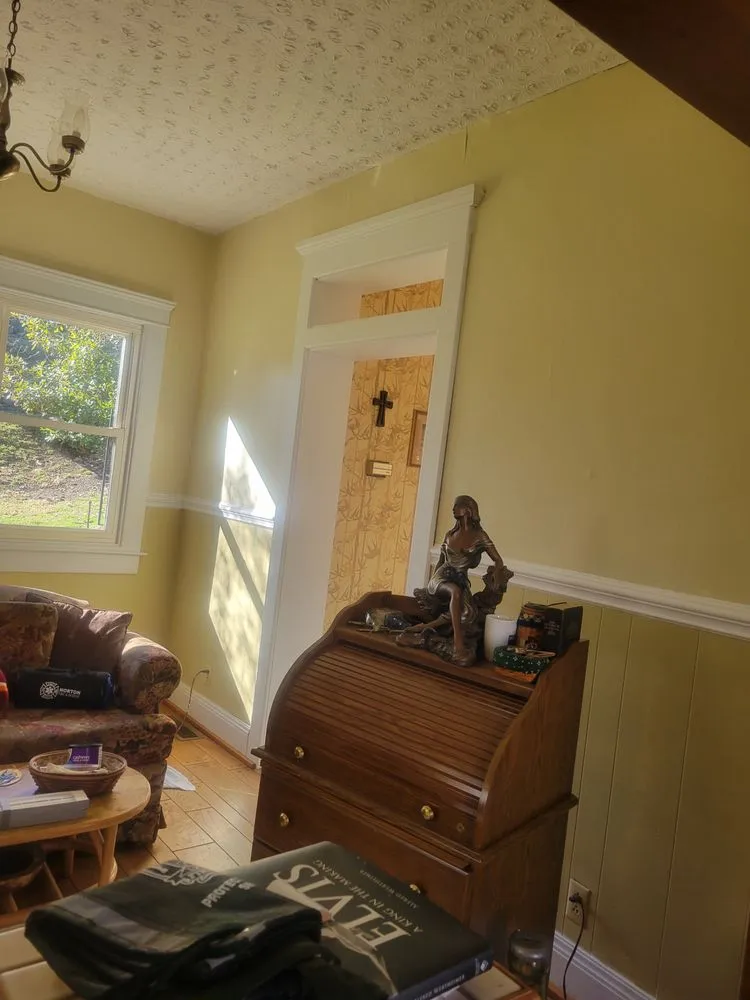 Certified electrician providing electrical repair in ,