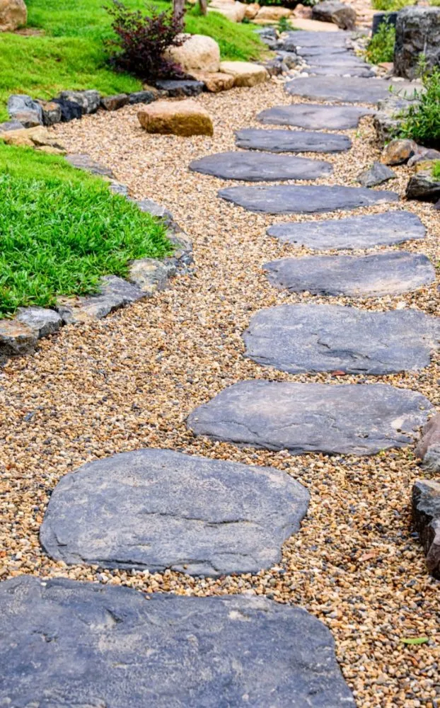 Licensed electrician providing circuit breaker repair in ,