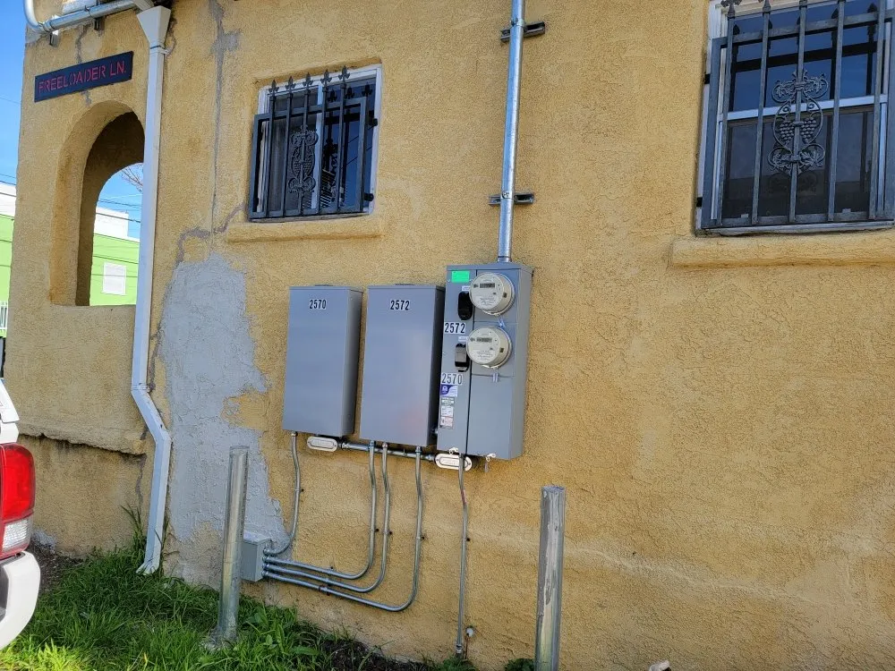 Licensed circuit breaker repair service in ,  - Boyes Electric