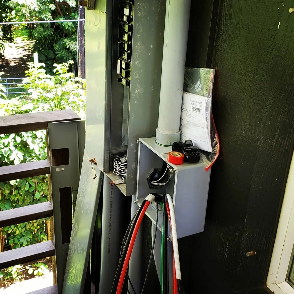 Affordable emergency electrical service in Ninole, HI by BPM Hawaii Handyman Services