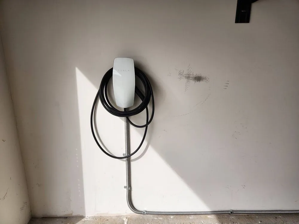 Professional electrician providing lighting installation in Ofallon, MO - Braco Electrical & Contracting