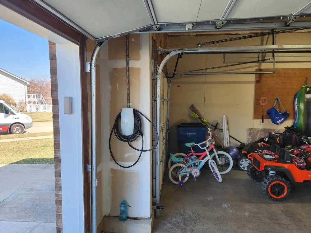 Trusted electrician providing outlet and switch repair in Ofallon, MO - Braco Electrical & Contracting
