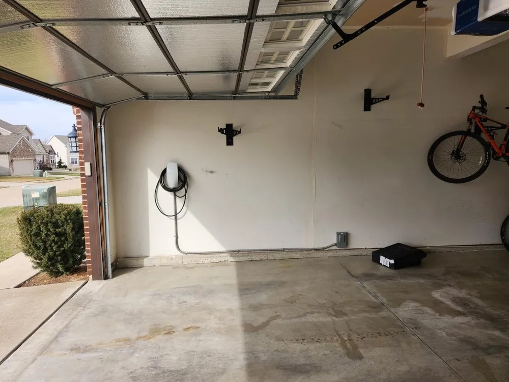Expert electrician providing emergency electrical service in Ofallon, MO - Braco Electrical & Contracting