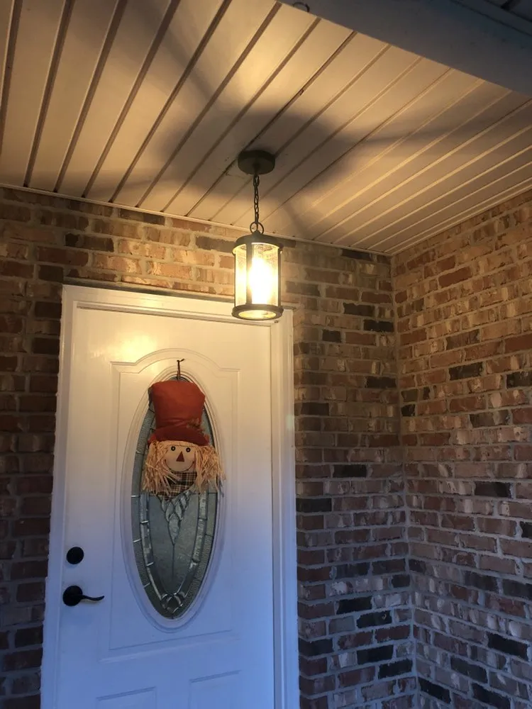 Reliable electrician providing outlet and switch repair in Diamondhead, MS - Brad Nesom Electric