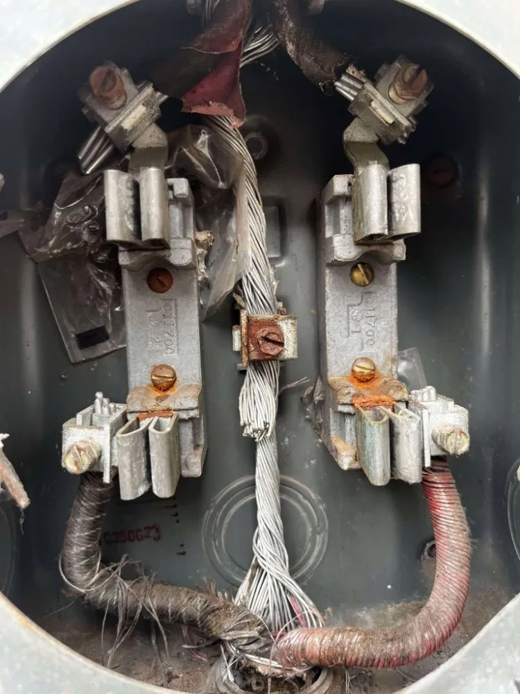 Slide of Brandon Woodrum Contracting and Electricity