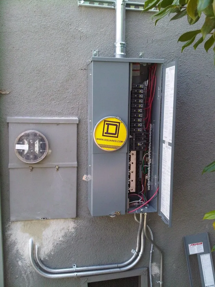 Emergency circuit breaker repair in , by Branover Contractors