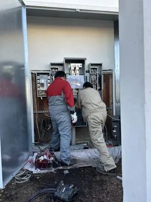 Branover Contractors Logo