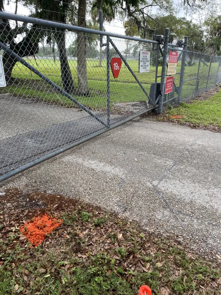 Slide of Bravo's Full Services and Repair