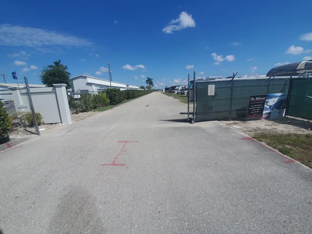 Slide of Bravo's Full Services and Repair