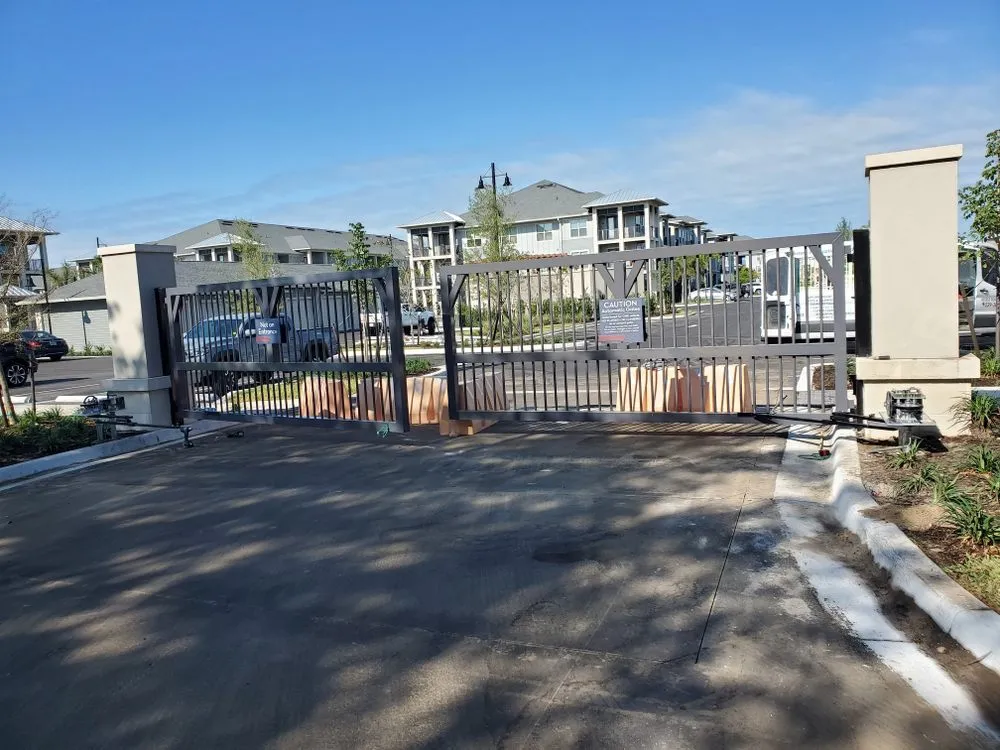 Slide of Bravo's Full Services and Repair