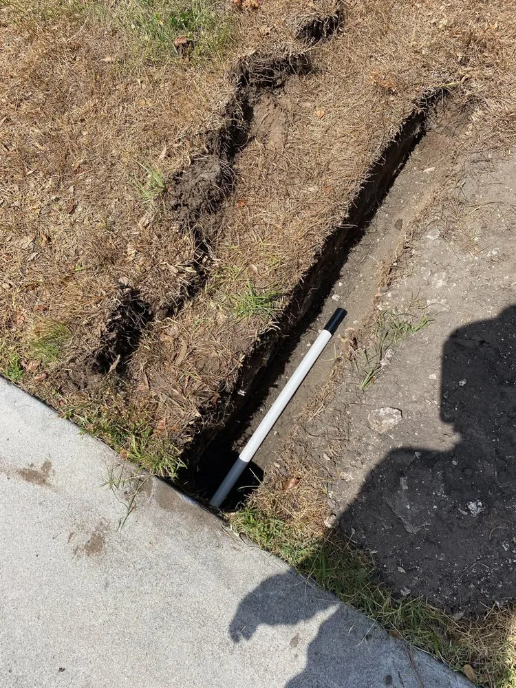 Slide of Bravo's Full Services and Repair