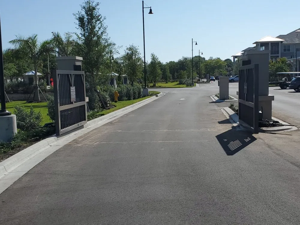 Slide of Bravo's Full Services and Repair