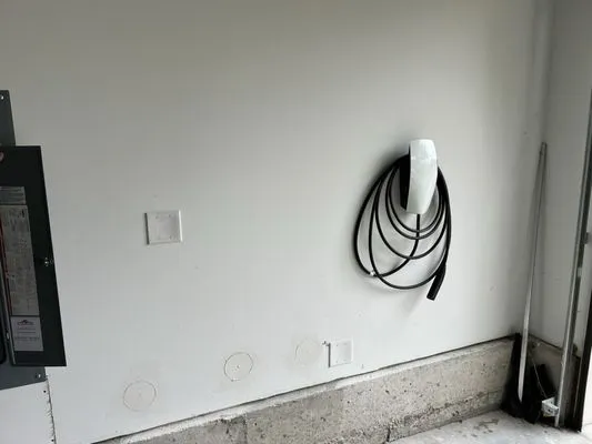 Brayer Electric Logo