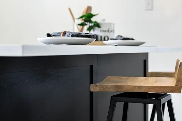 Brayes Building Logo