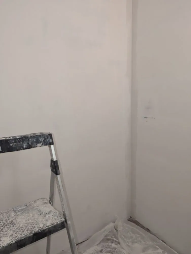 Emergency electrician providing lighting installation in , 