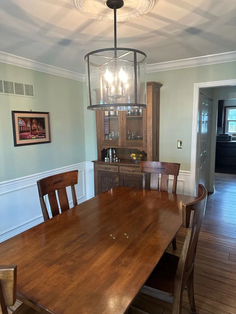 Licensed electrician providing outlet and switch repair in Tampa Bay, FL - Brda Electric