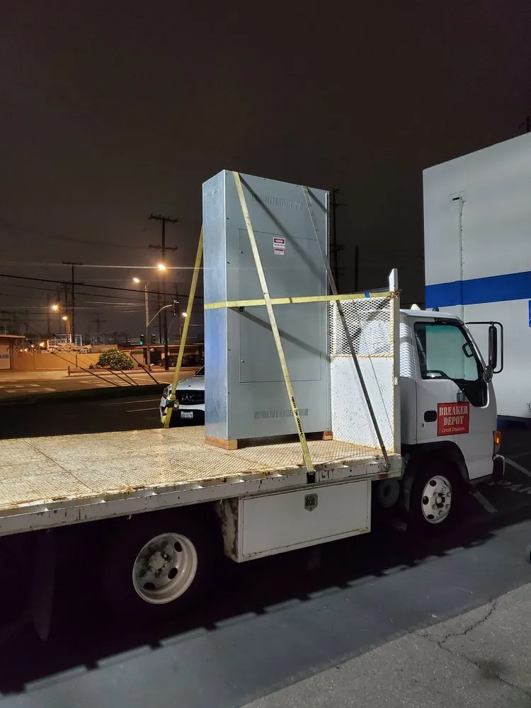 Professional electrician providing emergency electrical service in , 