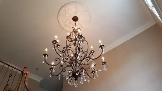 Emergency electrician providing outlet and switch repair in , 