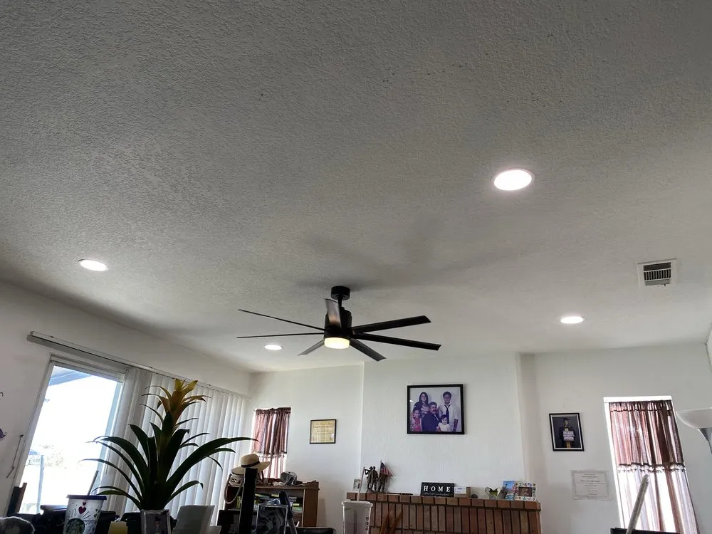 Reliable electrician providing electrical repair in , 