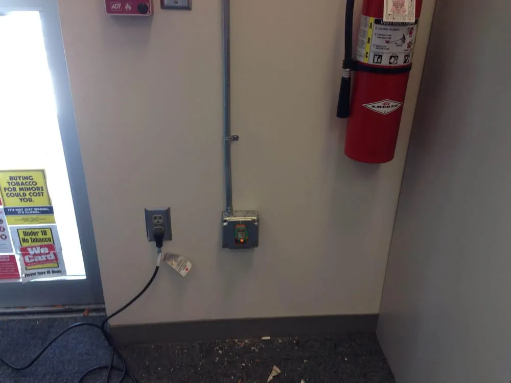 Emergency electrician providing panel upgrade in , 