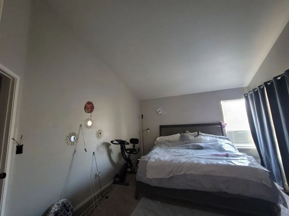 Certified electrician providing electrical repair in , 