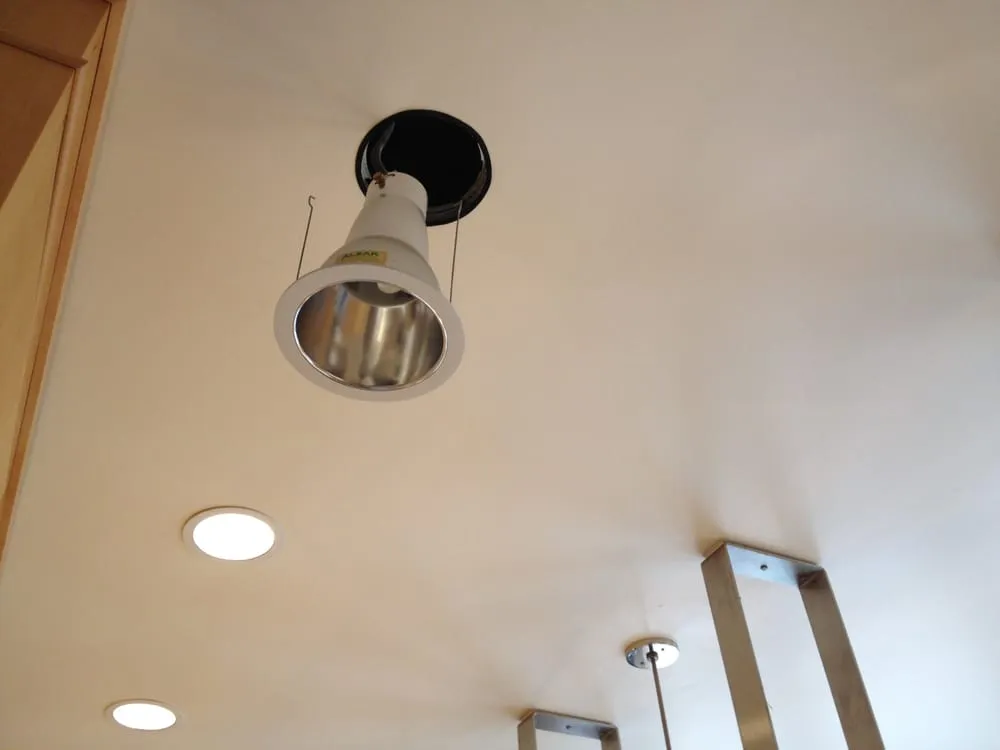 Emergency circuit breaker repair service in , - Brilliance Electric