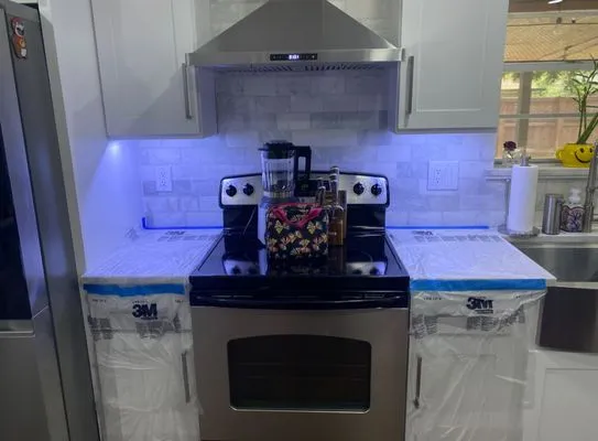 Briones Electric Logo