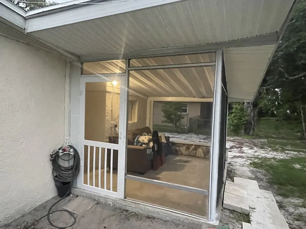 Emergency outlet and switch repair in Tampa Bay, FL by Brittmans Handiworks