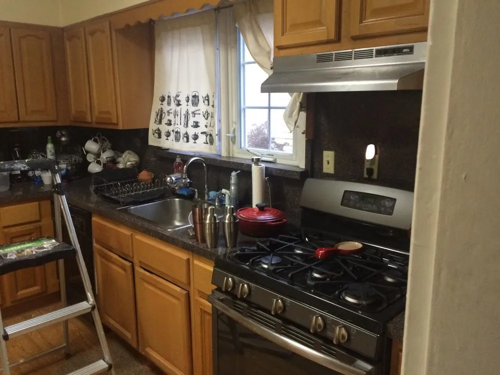 Affordable electrician providing emergency electrical service in Tampa Bay, FL - Brittmans Handiworks