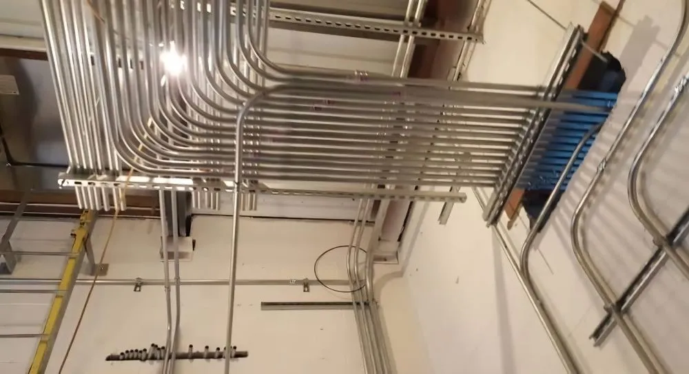 Professional electrician providing emergency electrical service in , 