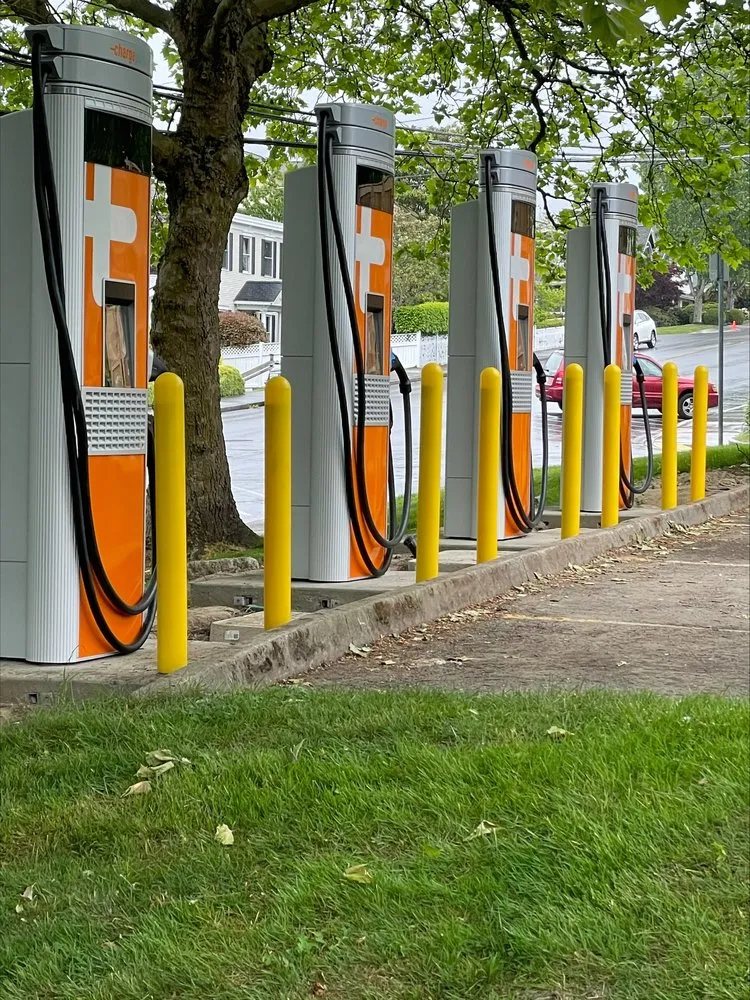 Affordable electrician providing wiring installation in , 