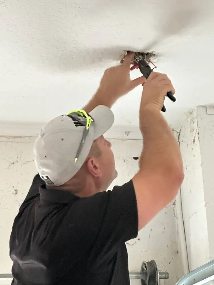 Slide of Bryan Hindman Electric