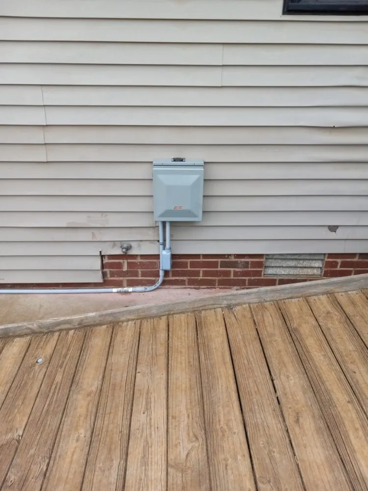 Reliable electrician providing electrical repair in , 