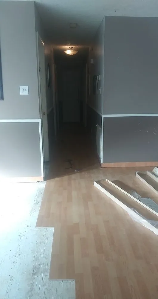 Professional electrician providing circuit breaker repair in , 