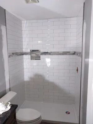 Bubba's Custom Bathrooms Logo