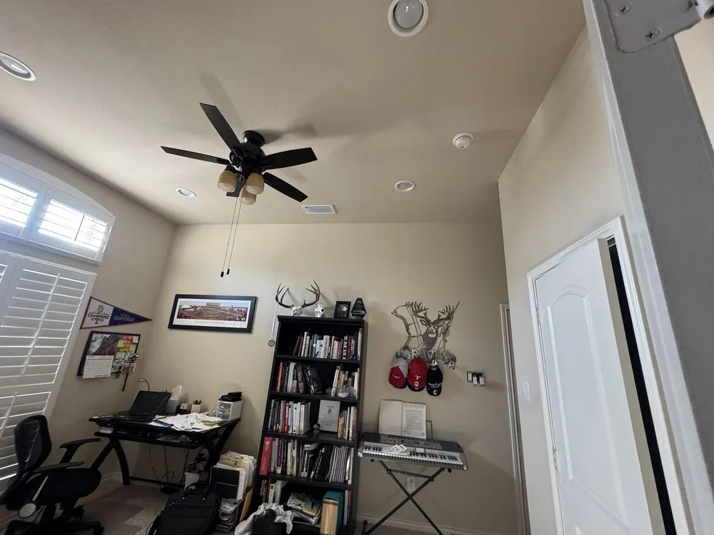 Slide of Buckmasters Electric