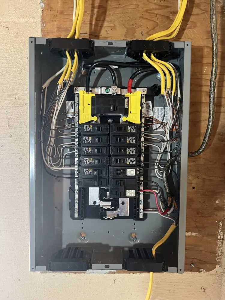 Professional electrician providing circuit breaker repair in , 